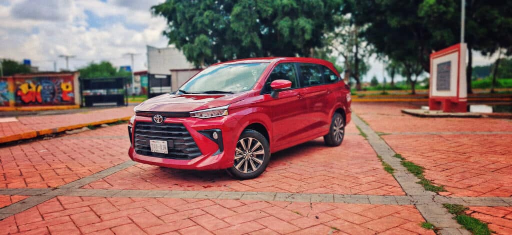 TOYOTA AVANZA