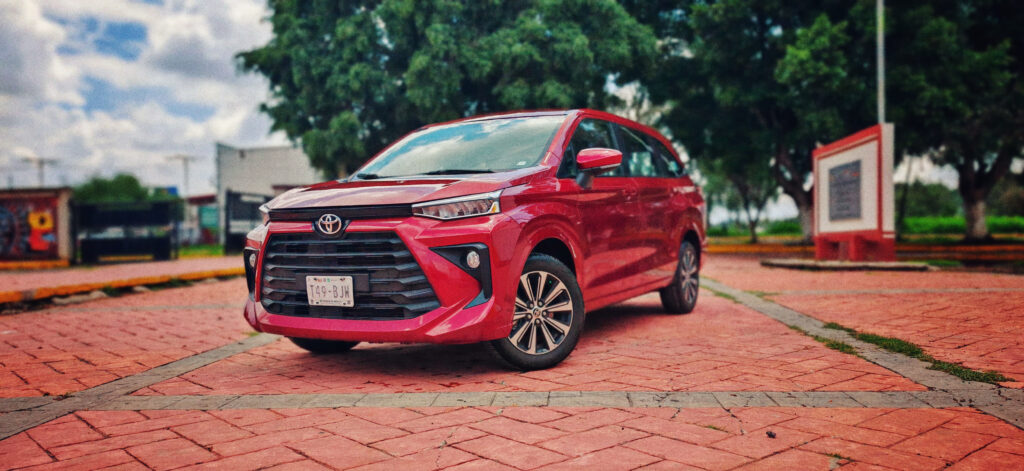 TOYOTA AVANZA