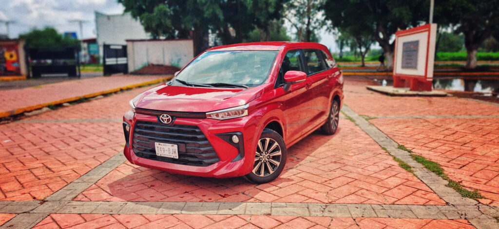 TOYOTA AVANZA