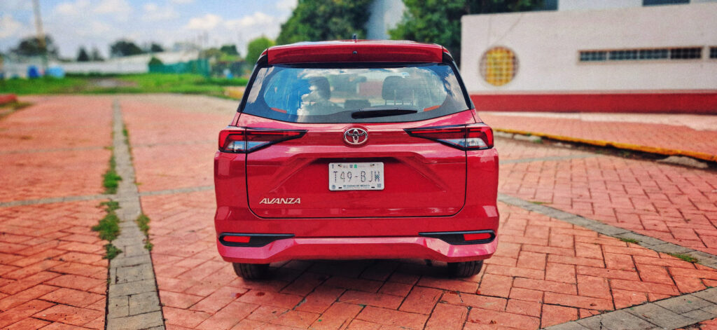 TOYOTA AVANZA