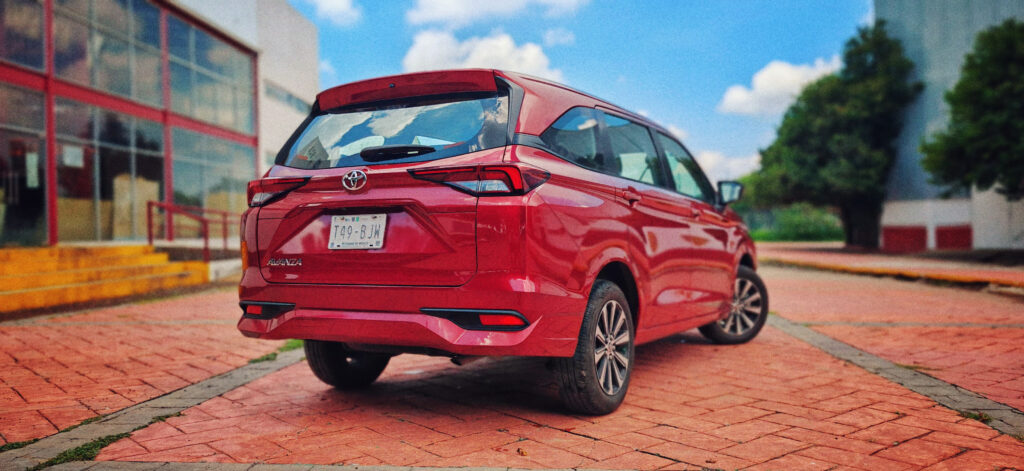TOYOTA AVANZA