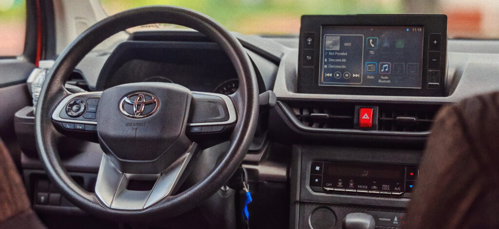 TOYOTA AVANZA
